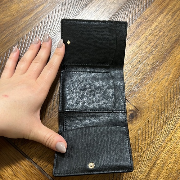 Kate spade small wallet Like New - Picture 2 of 10
